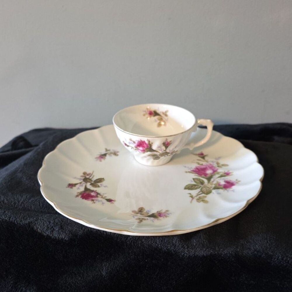 Vtg Bond Ware (Lipper and Mann) Pompadour Rose Snack Luncheon Tea &  Plate Set
